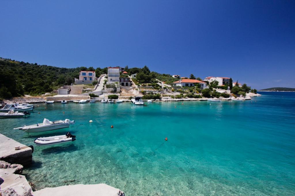 Apartments And Rooms Porto Ražanj Kültér fotó